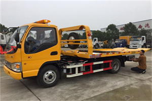 吉木萨尔哪里有拖车服务