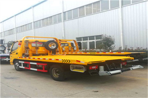 吉木萨尔附近拖车救援搭电