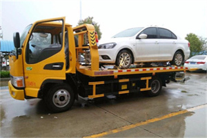 吉木萨尔附近拖车救援24小时服务热线